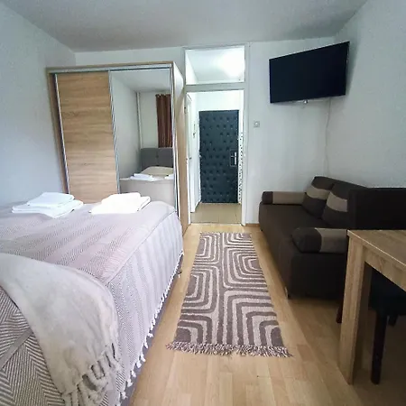 Fontana Cozy Near Danube River Appartamento Belgrado