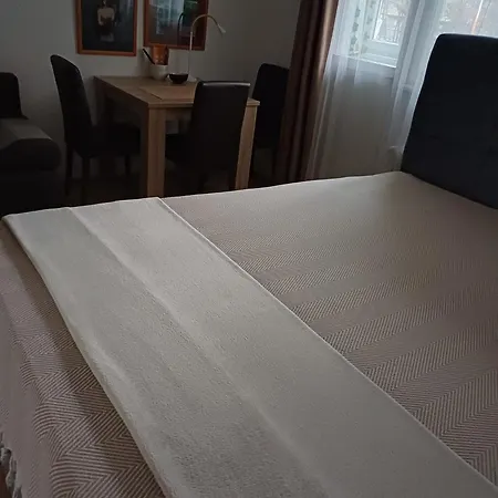 Fontana Cozy Near Danube River Belgrado